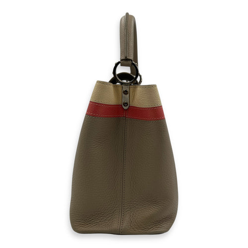 Capucines MM Grey Top Handle Bag in Taurillon Leather, Silver hardware