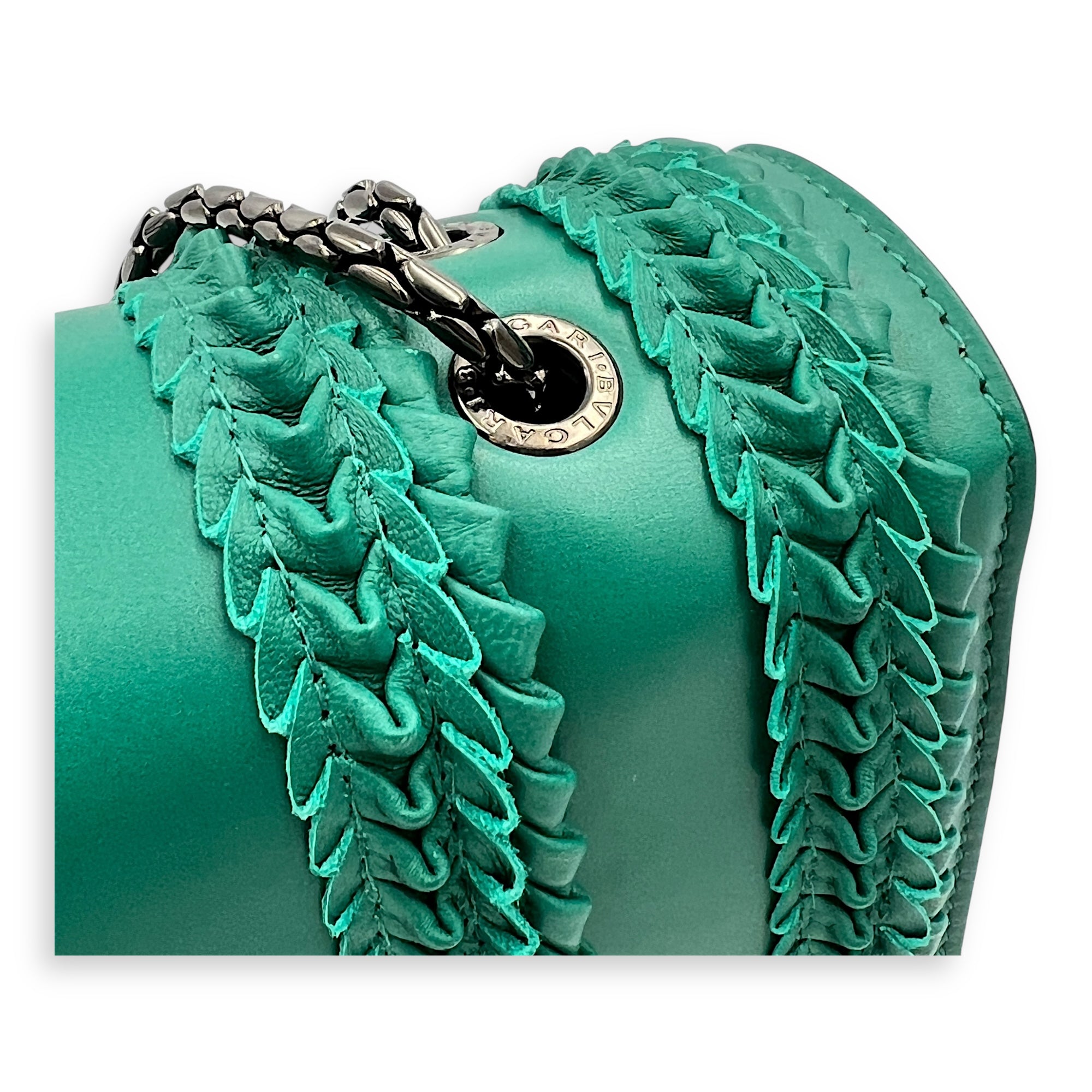 Serpenti Forever Shoulder Bag Green in Calfskin, Gold hardware