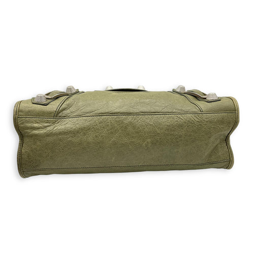 Giant City Shoulder Bag Green in Calfskin, Silver hardware