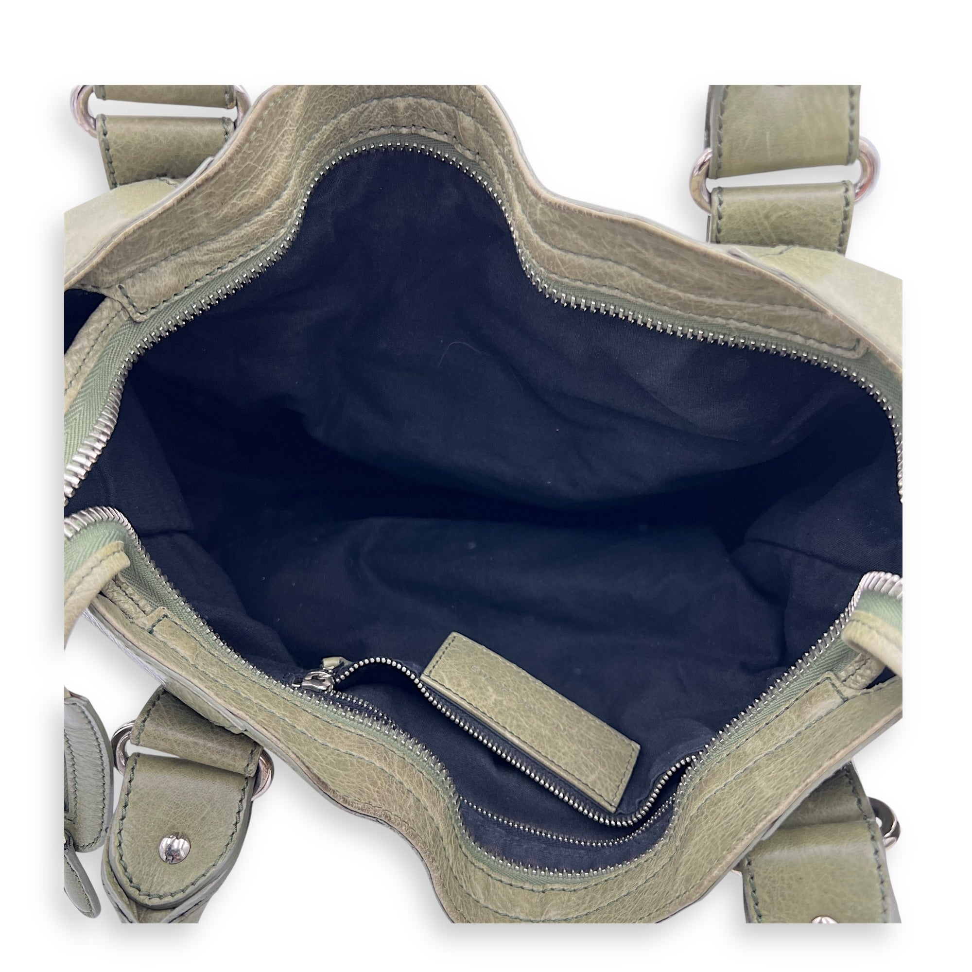 Giant City Shoulder Bag Green in Calfskin, Silver hardware