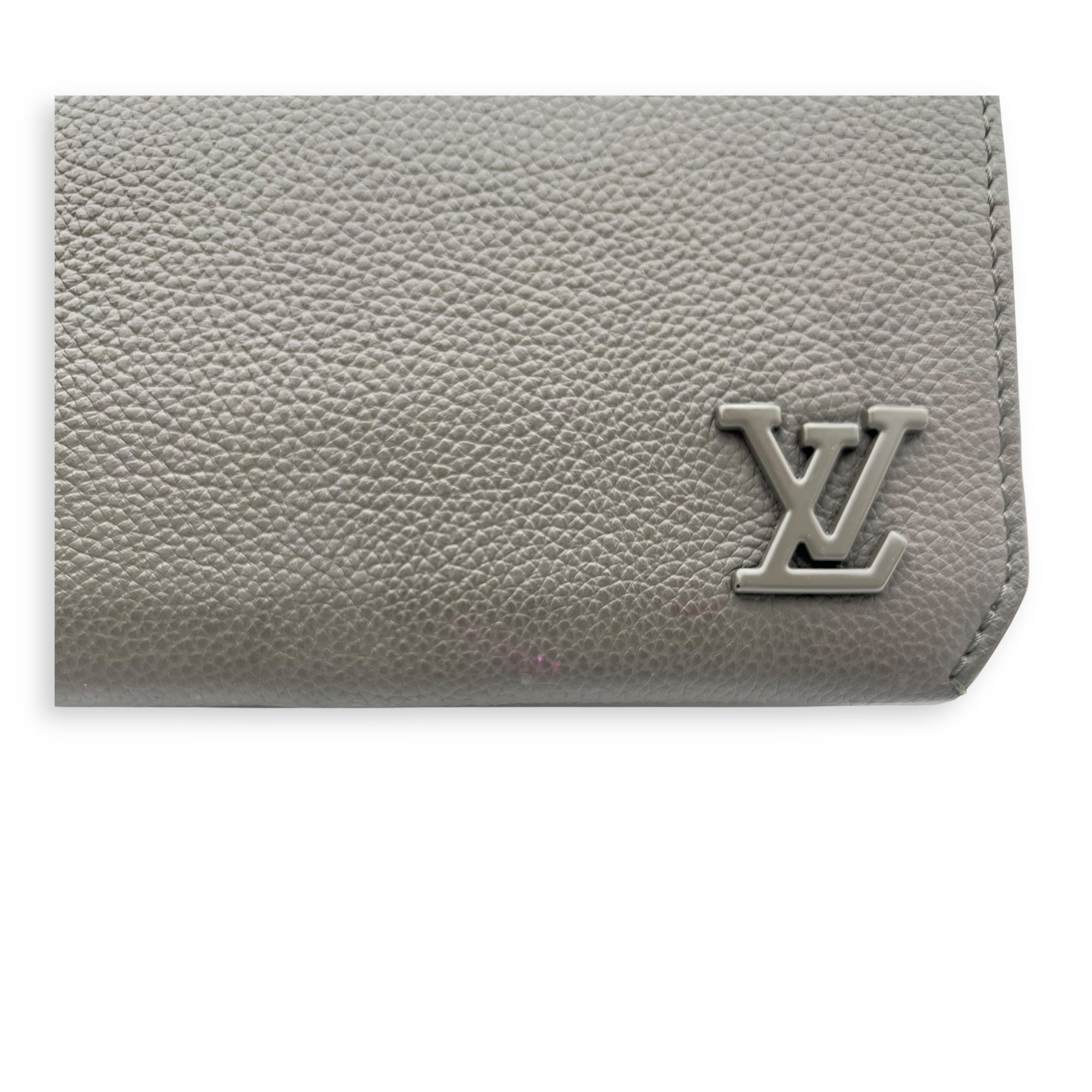 Fastline Wearable Wallet Crossbody Bag Green in Aerogram Leather, Silver hardware