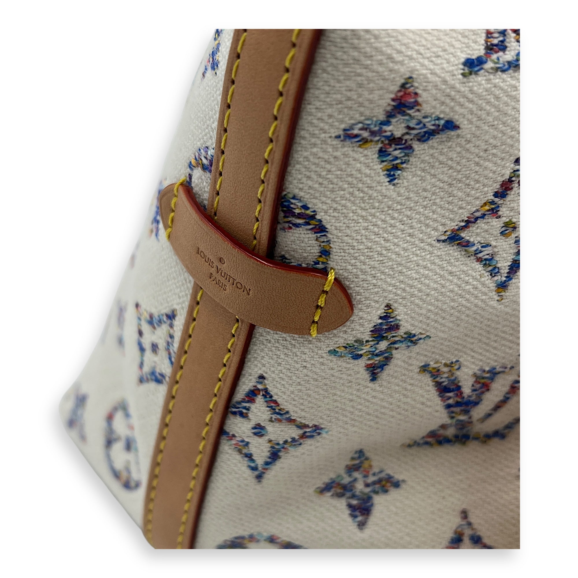 Carryall Shoulder Bag PM White in Canvas, Gold hardware