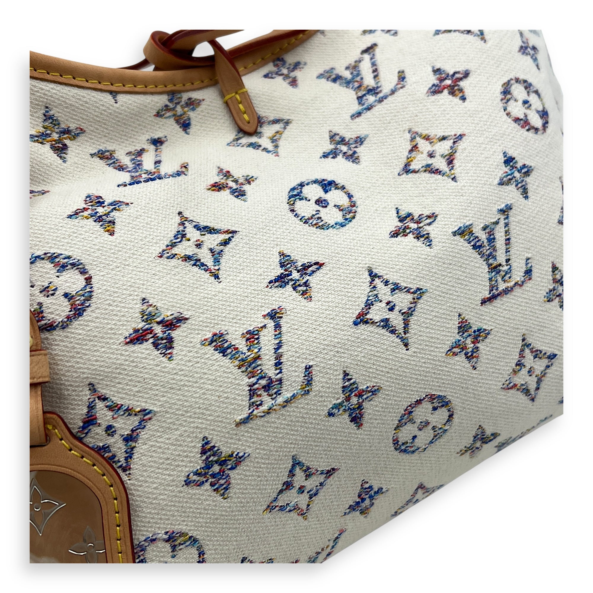 Carryall Shoulder Bag PM White in Canvas, Gold hardware