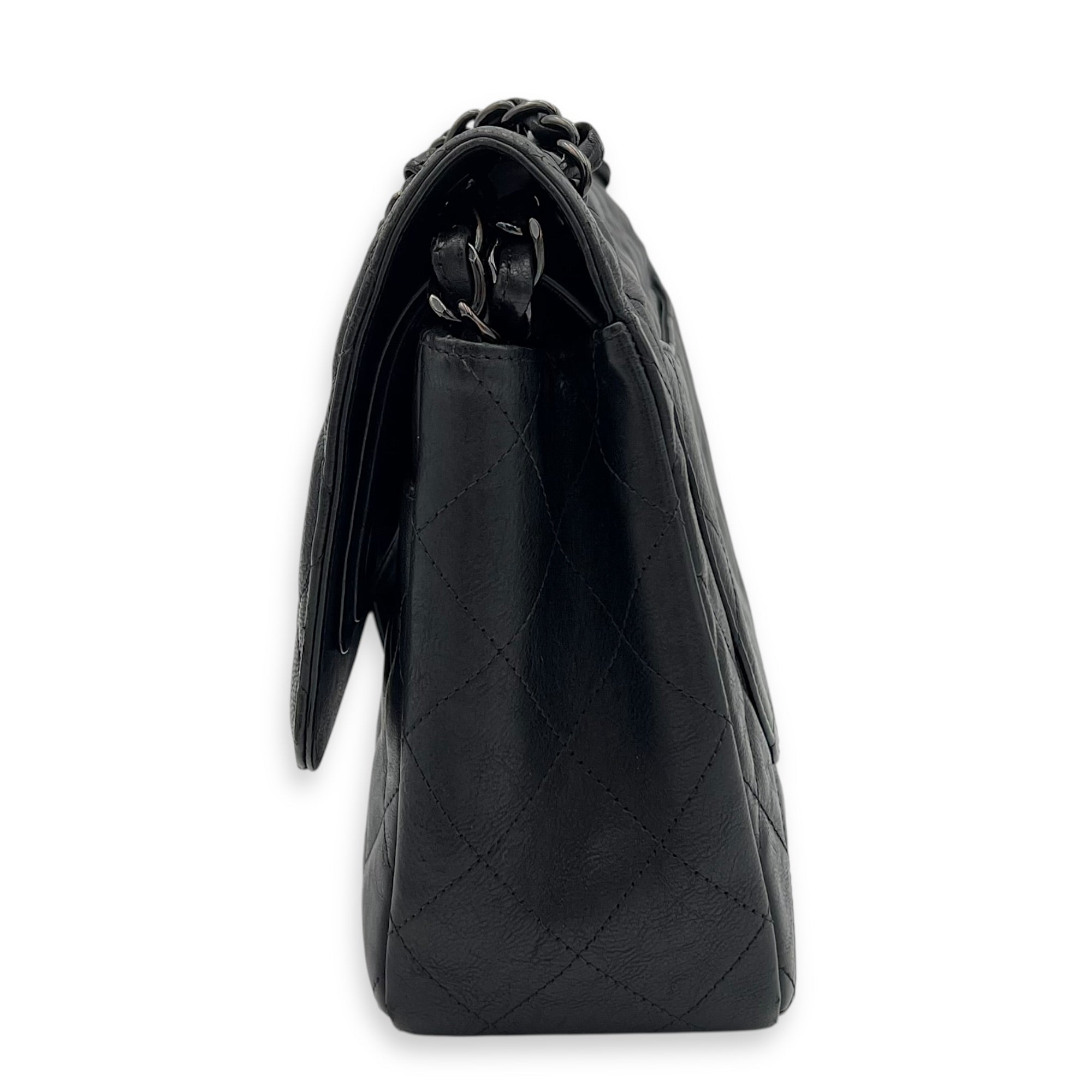 Classic Jumbo Black Shoulder Bag in Calfskin, Black hardware