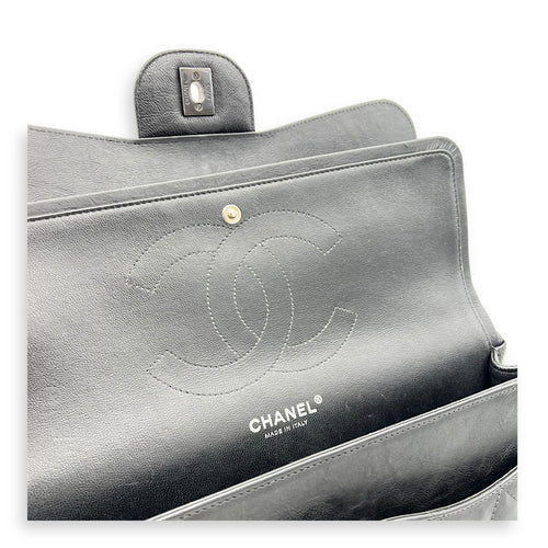 Classic Jumbo Black Shoulder Bag in Calfskin, Black hardware