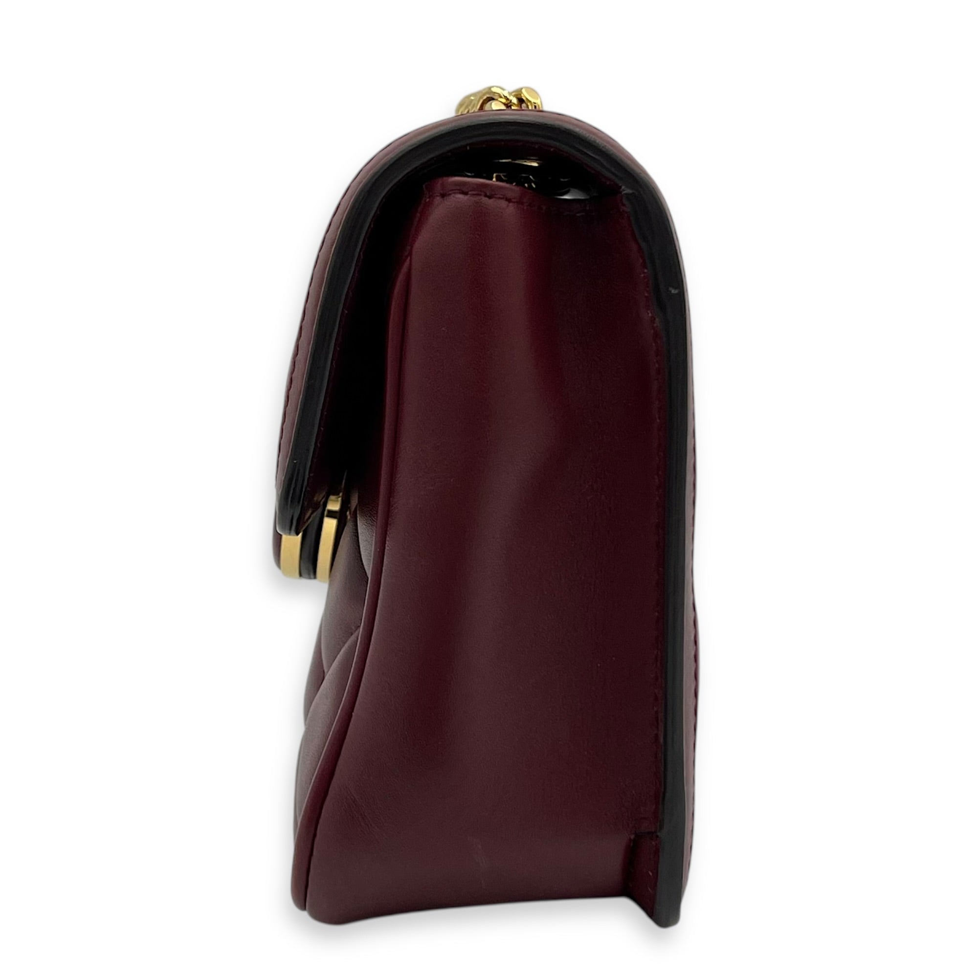 Interlocking GG Deco Shoulder Bag Red in Calfskin, Gold hardware