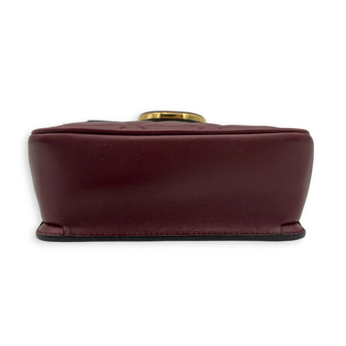 Interlocking GG Deco Shoulder Bag Red in Calfskin, Gold hardware