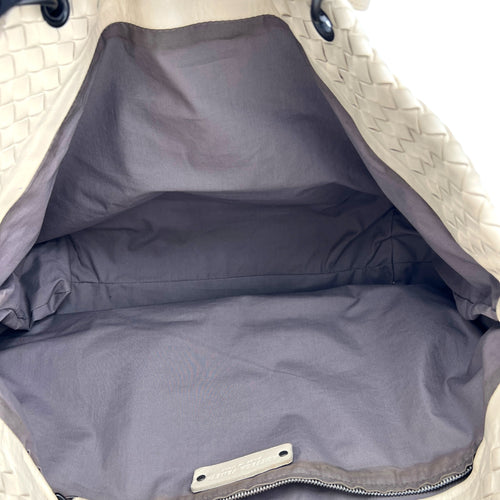 Intrecciato Tote Bag White in Calfskin, Black hardware