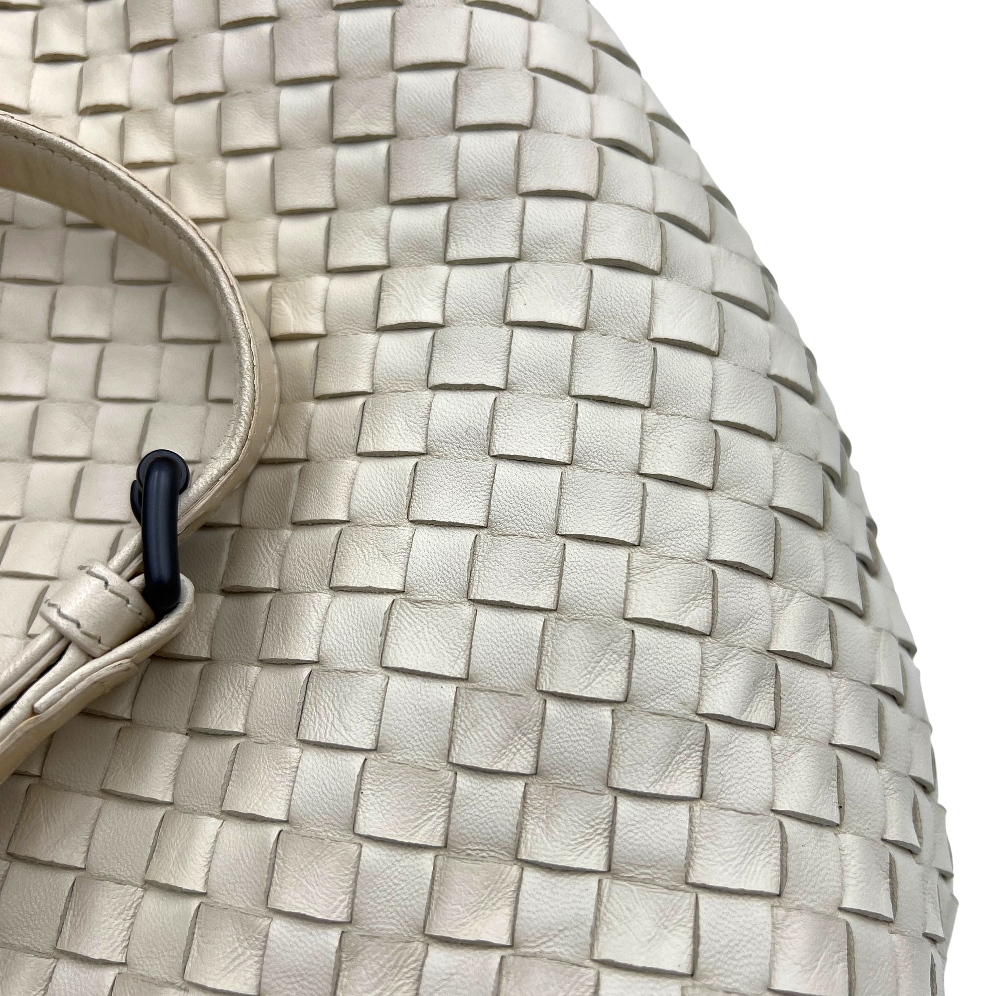 Intrecciato Tote Bag White in Calfskin, Black hardware