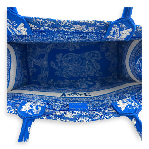 Book Tote Medium Blue (with initial) Tote Bag in Canvas