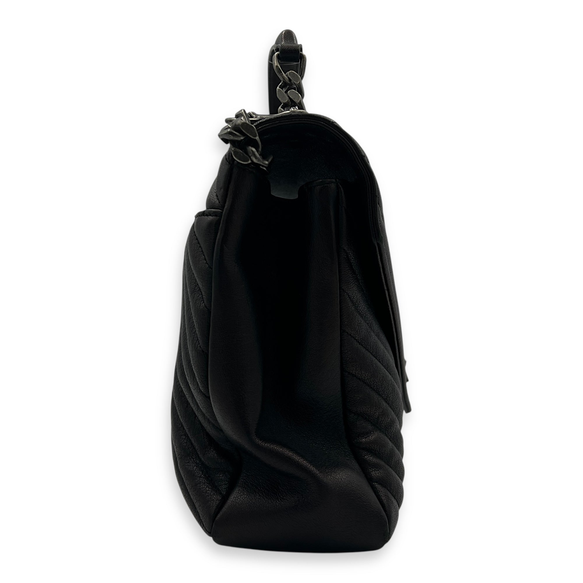 College Shoulder Bag Black in Calfskin, Ruthenium hardware