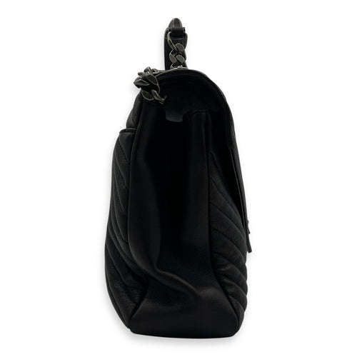 College Shoulder Bag Black in Calfskin, Ruthenium hardware