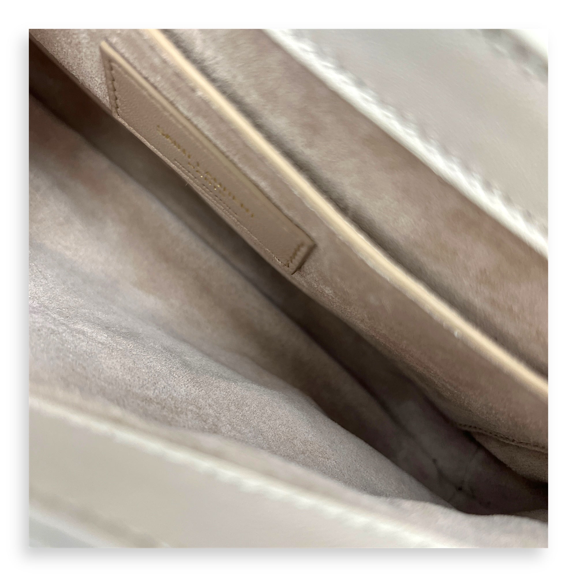 Le 57 Shoulder Bag White in Lambskin, Gold hardware