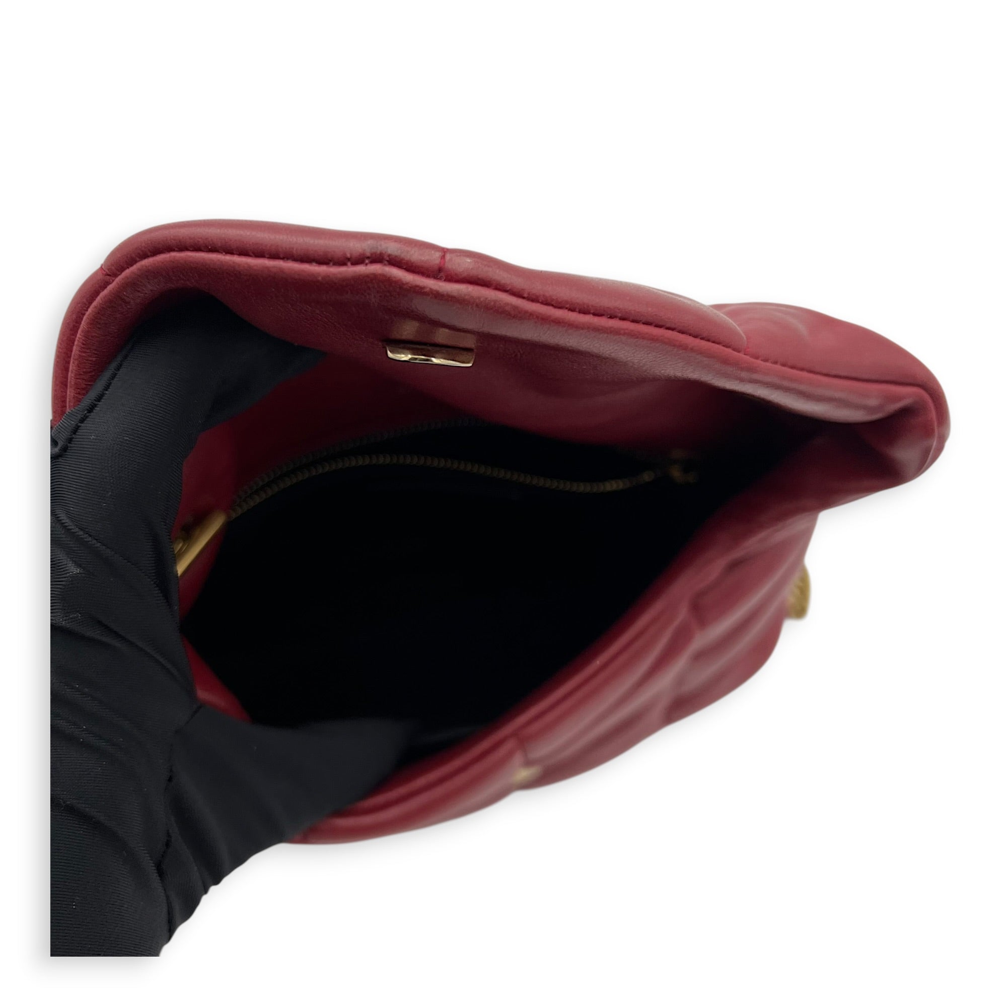 Puffer Crossbody Bag Toy Red in Lambskin, Gold hardware