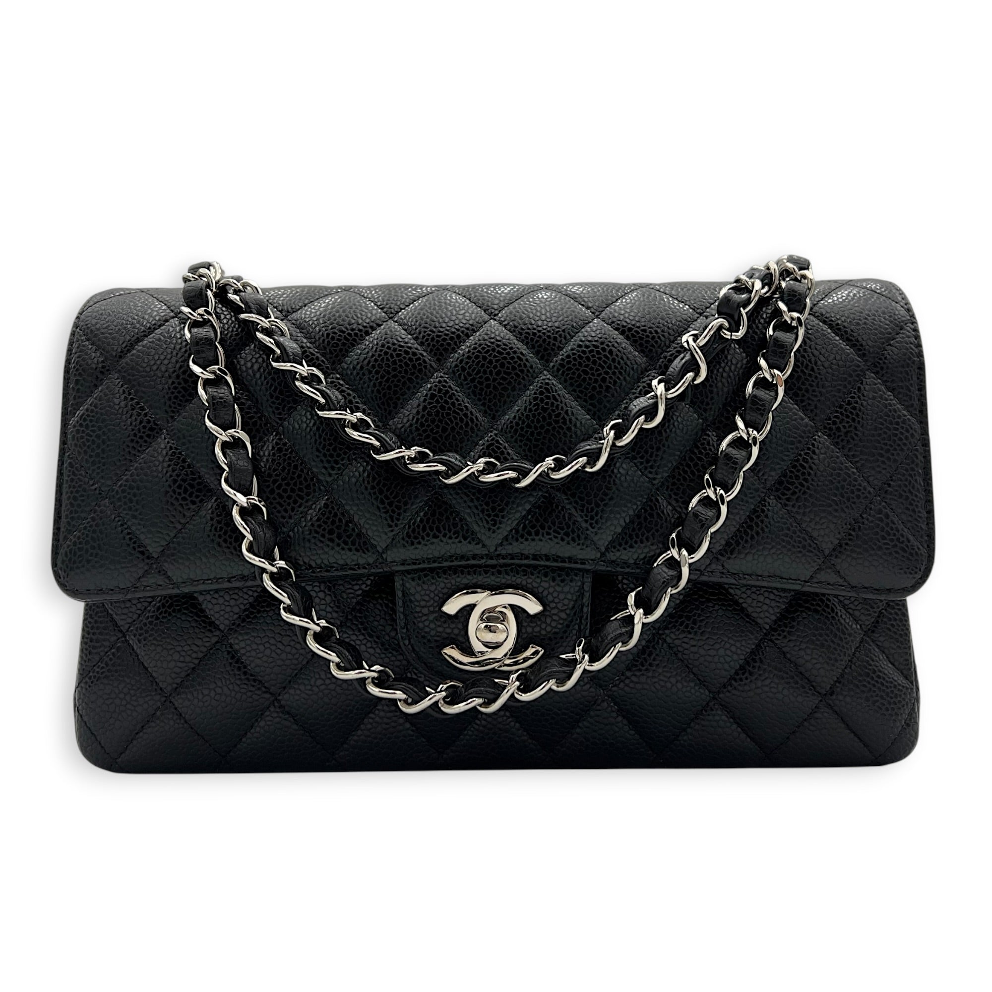 Classic Medium Black Shoulder Bag in Caviar Leather, Gold hardware