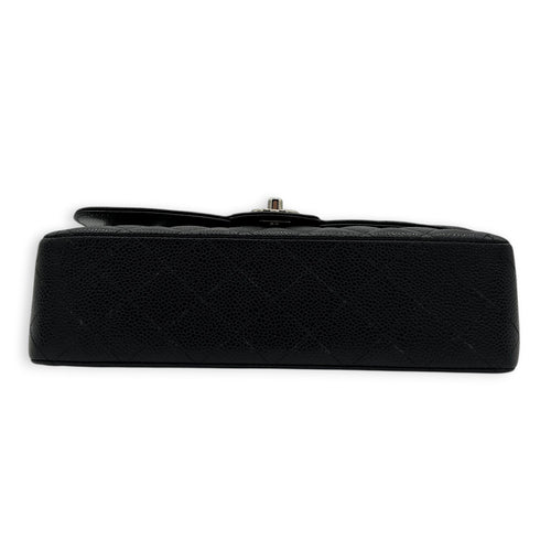 Classic Medium Black Shoulder Bag in Caviar Leather, Gold hardware