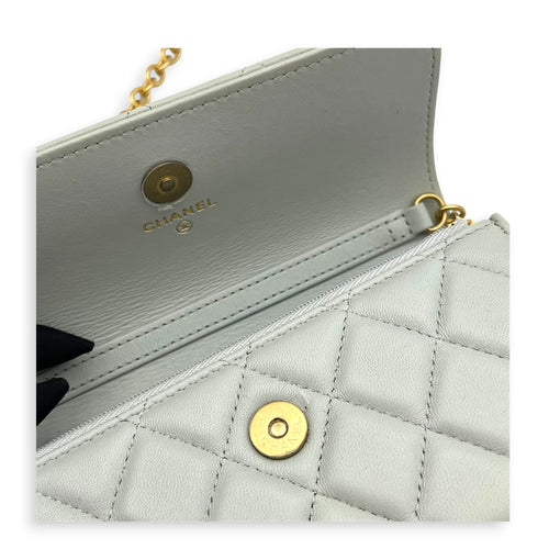 CC Pearl and Heart Chain Wallet On Chain Blue in Lambskin, Gold hardware