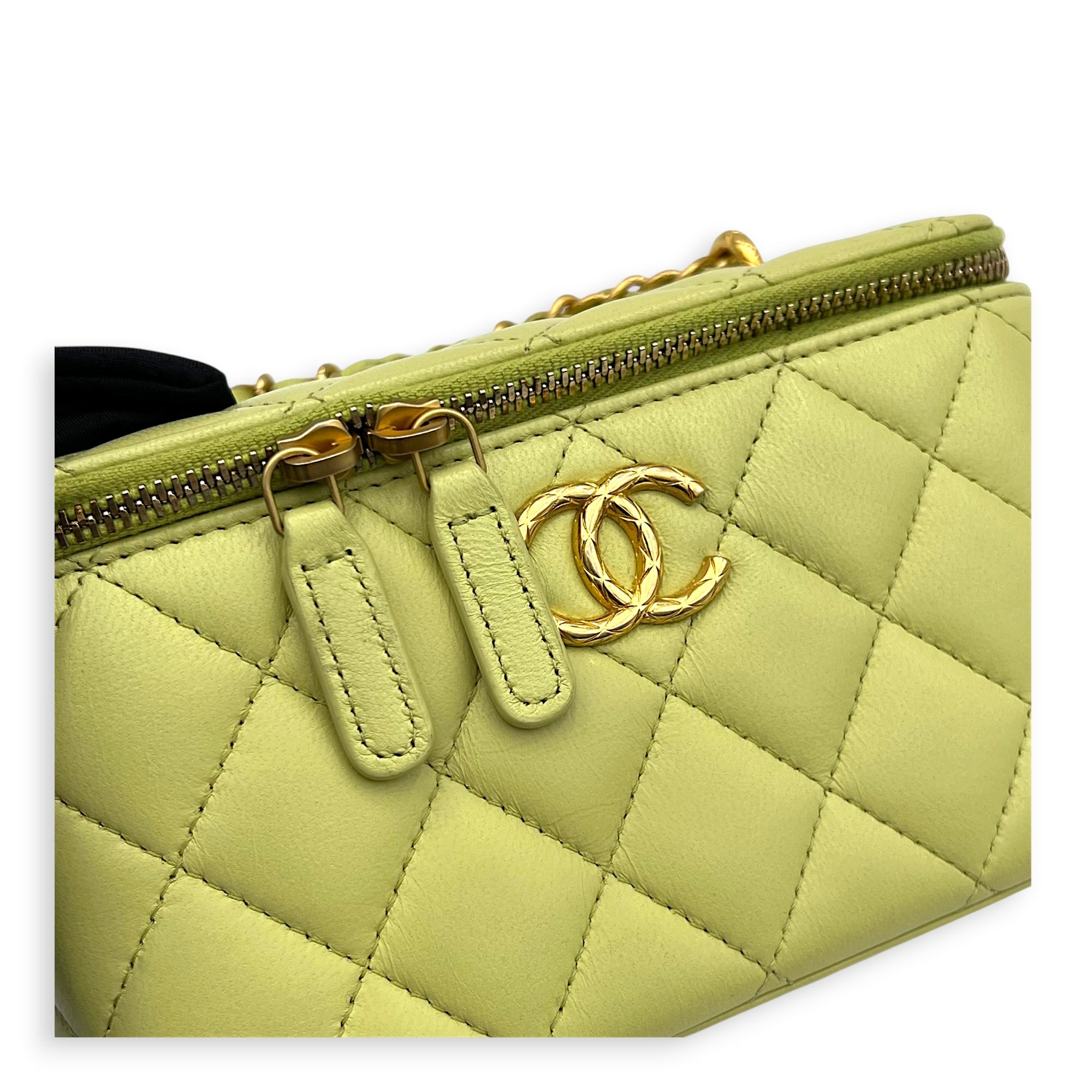 CC Vanity Bag Green in Lambskin, Gold hardware