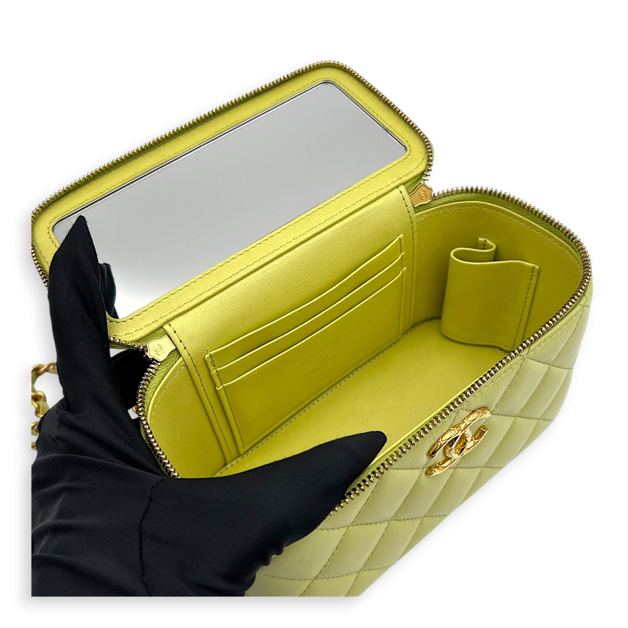 CC Vanity Bag Green in Lambskin, Gold hardware