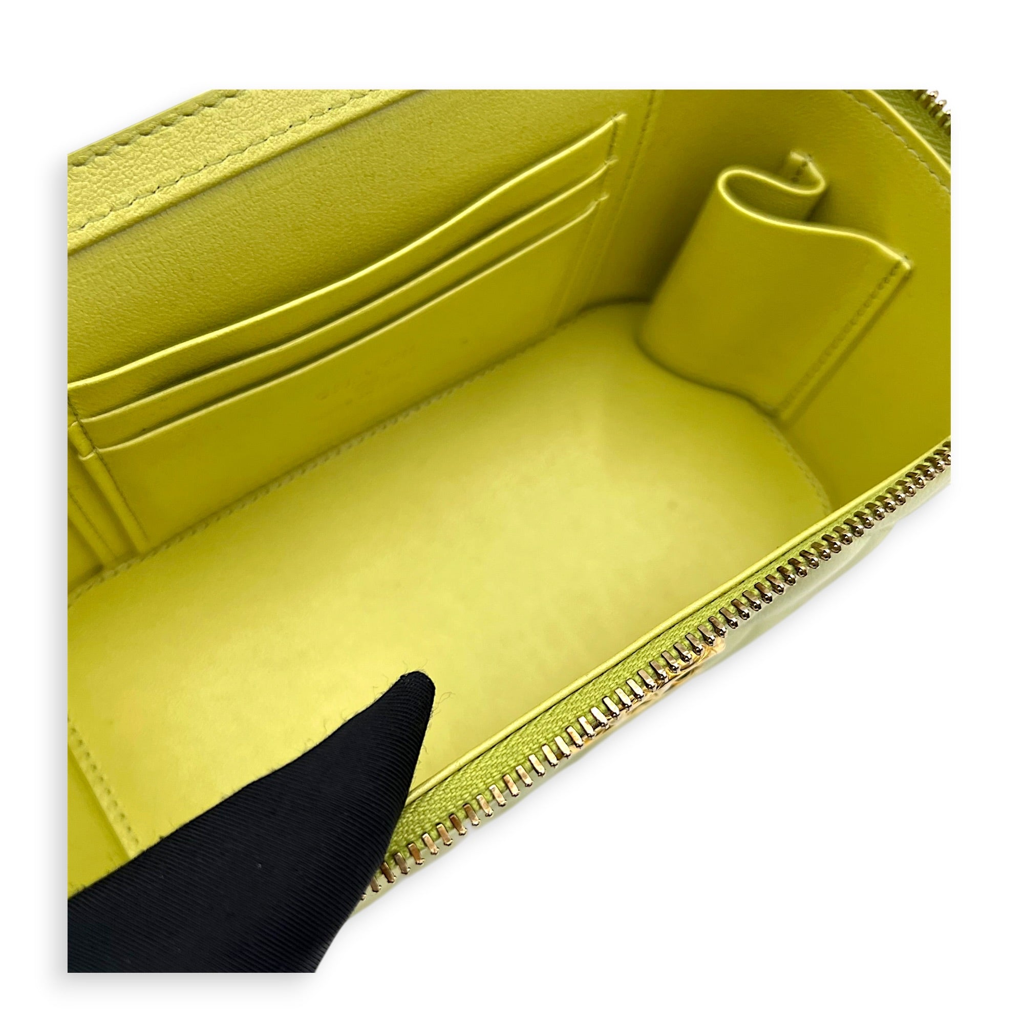 CC Vanity Bag Green in Lambskin, Gold hardware