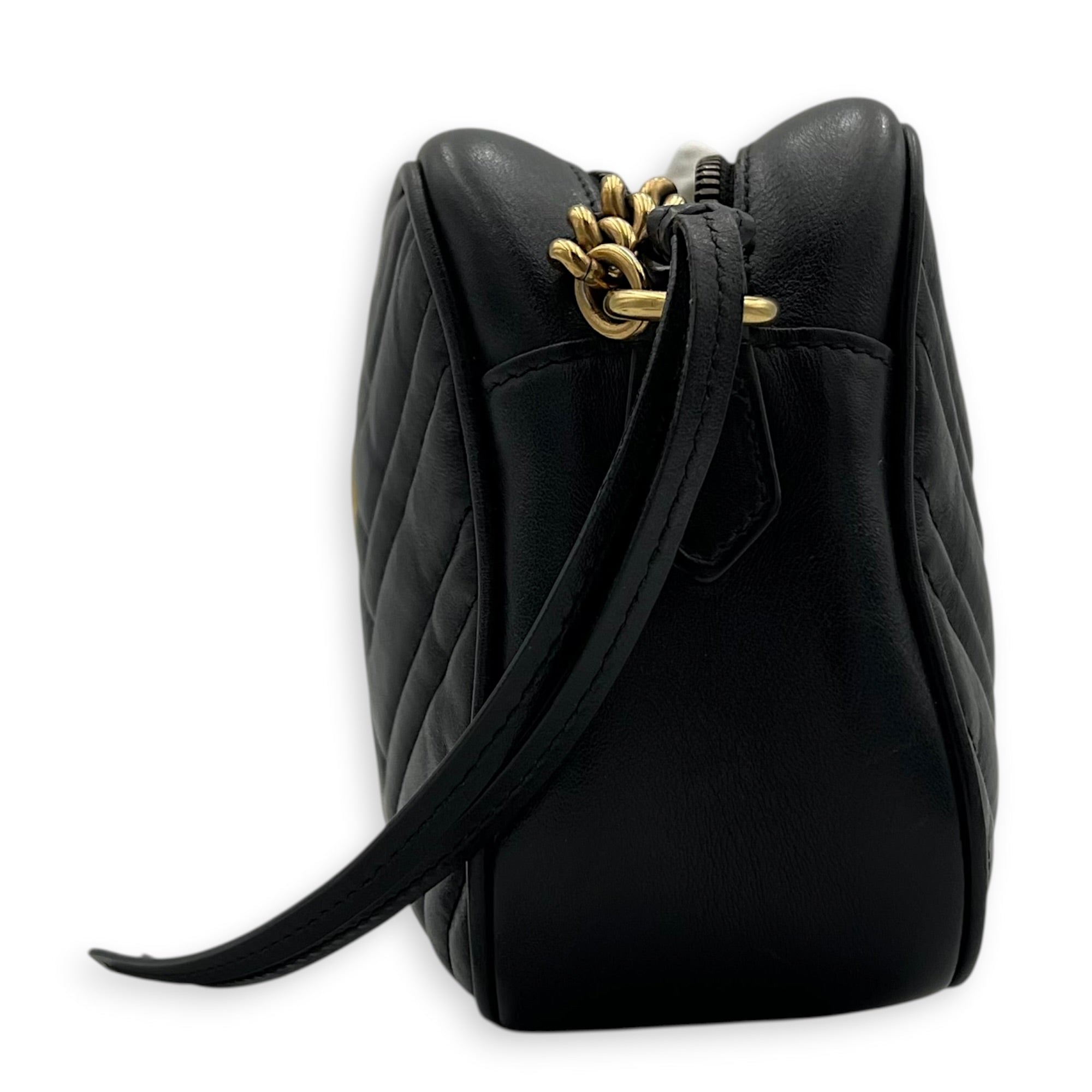 GG Marmont Shoulder Bag Black in Calfskin, Gold hardware