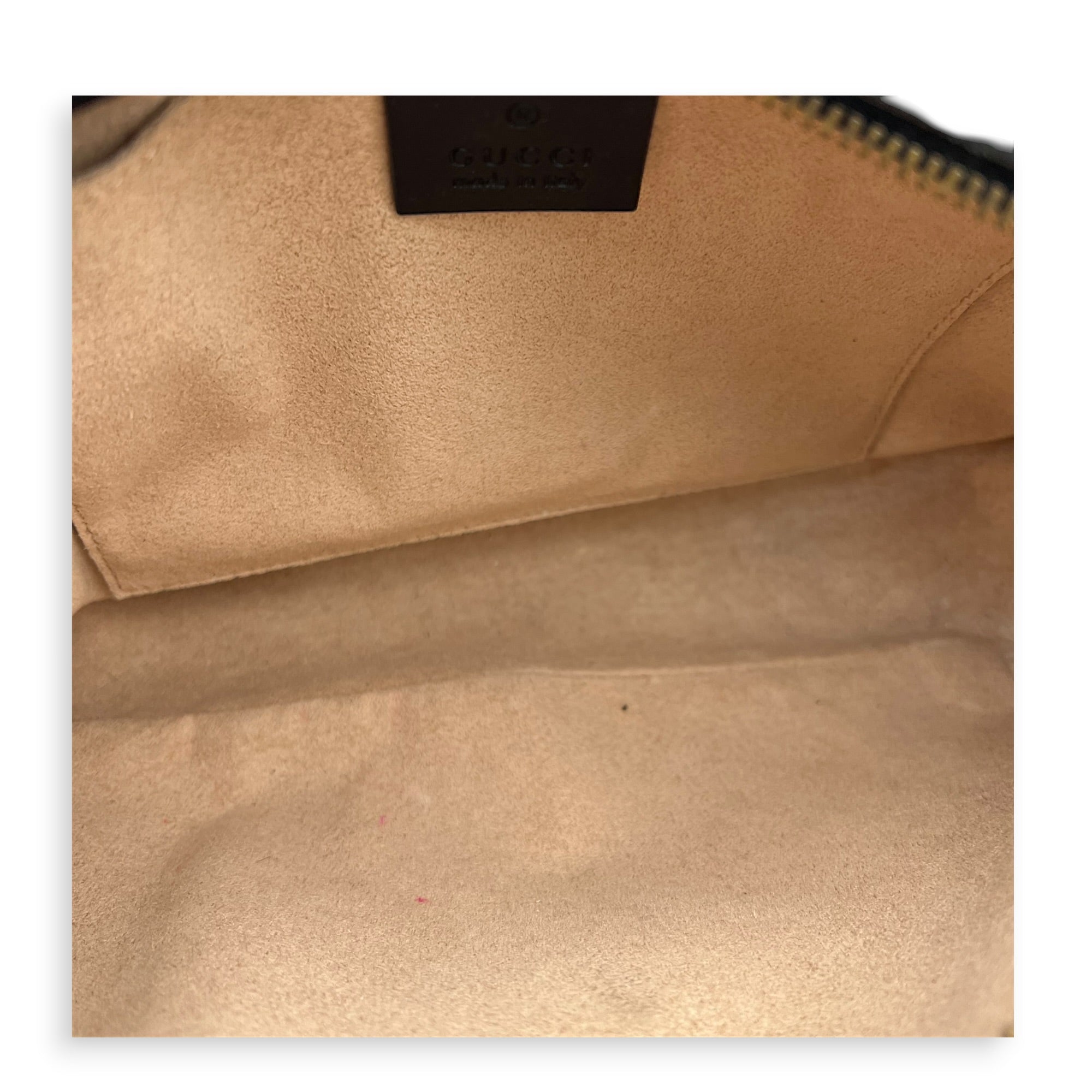 GG Marmont Shoulder Bag Black in Calfskin, Gold hardware