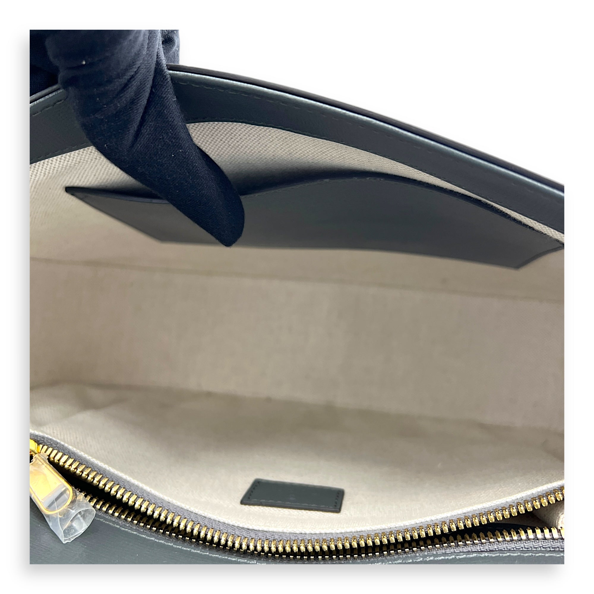 Horsebit 1955 Messenger Grey in Calfskin, Gold hardware