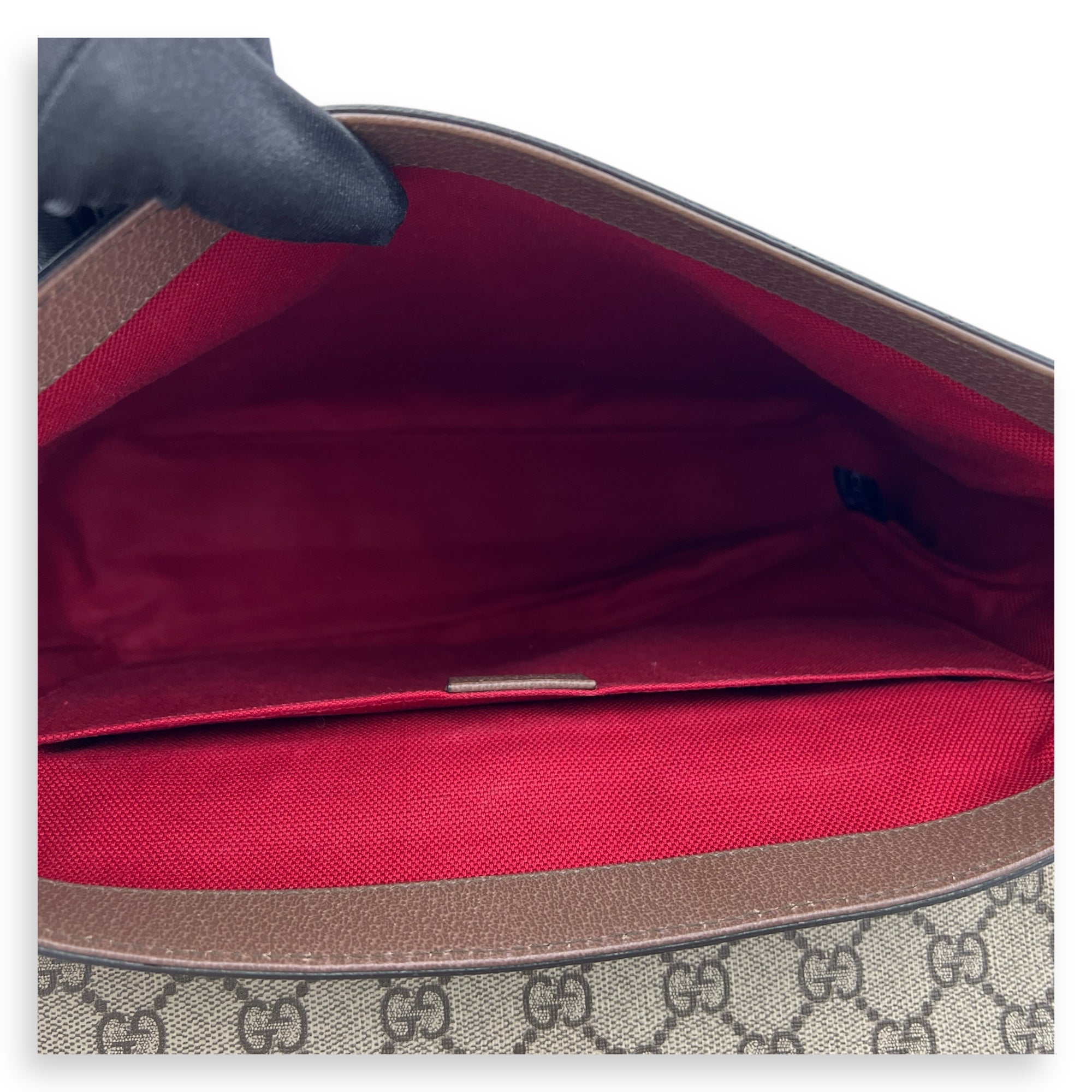 GG Supreme Messenger Brown in Coated Canvas, Silver hardware