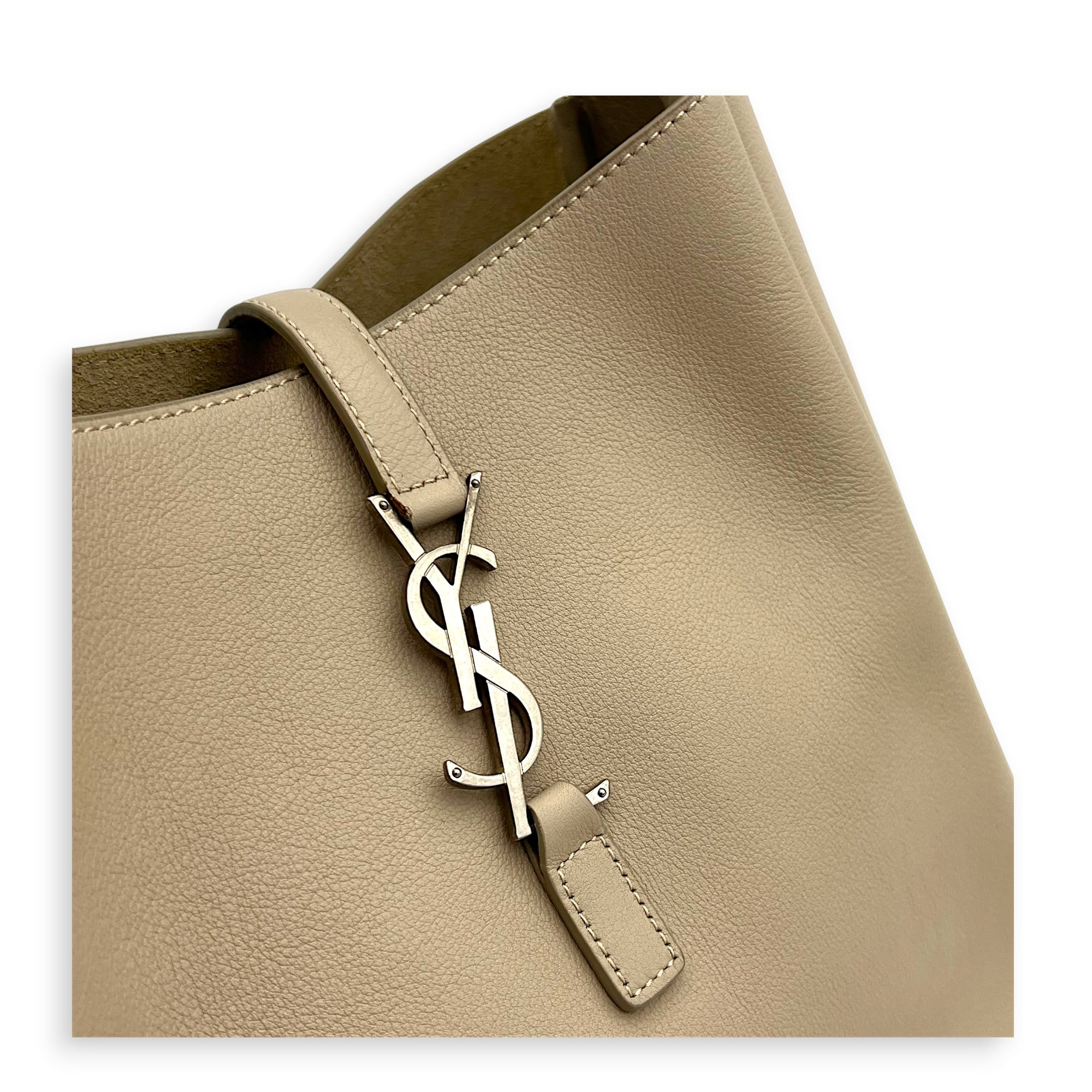 Le 5 A 7 Small Beige Shoulder Bag in Calfskin, Silver hardware