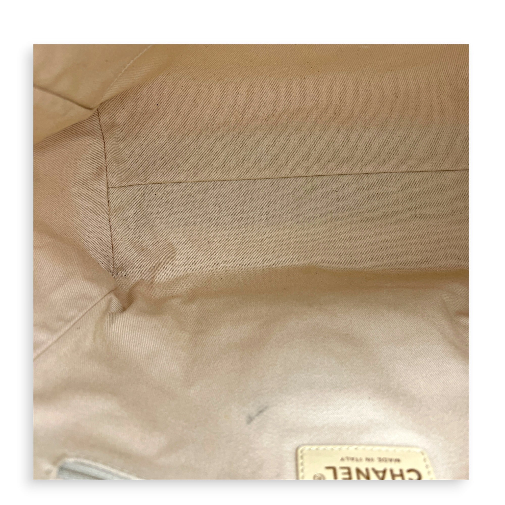 Deauville Tote Bag White in Canvas, Gold hardware