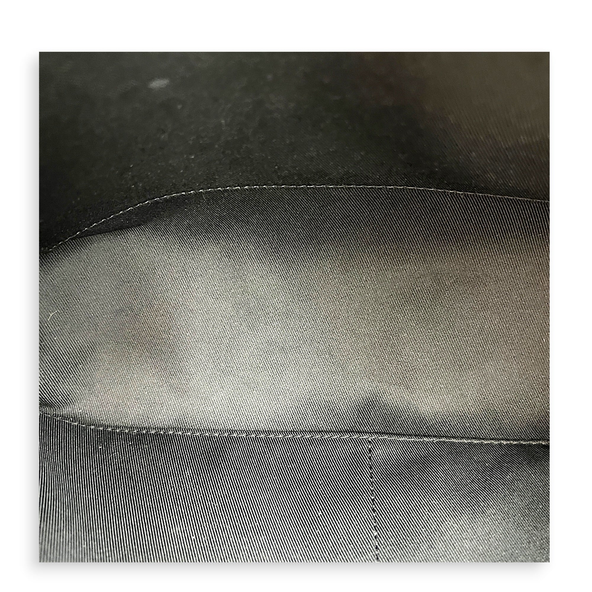 Discovery Messenger Blue in Embossed Leather, Silver hardware