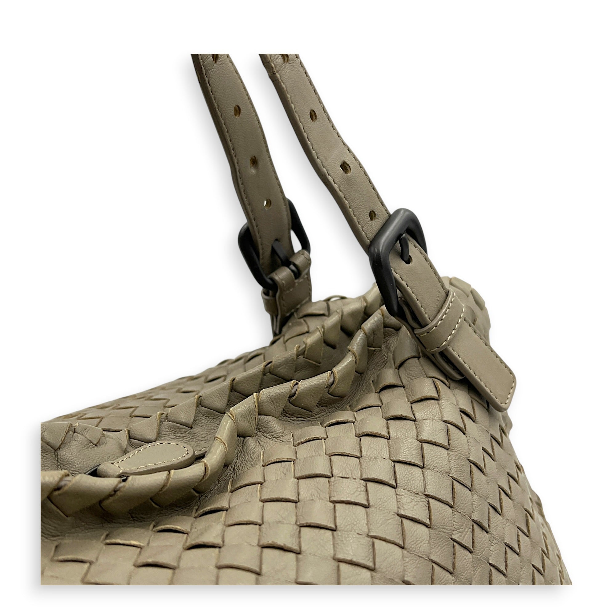 Intrecciato Shoulder Bag Beige in Lambskin, Ruthenium hardware