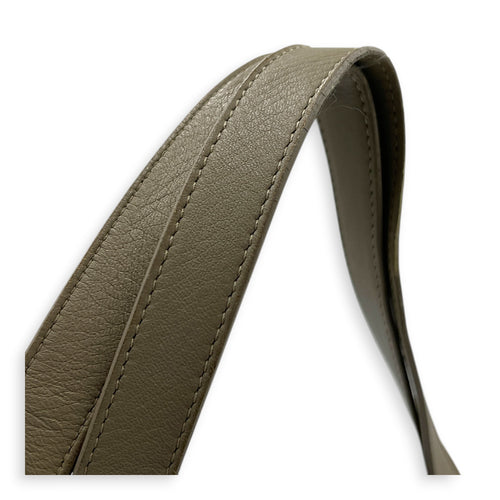 Intrecciato Shoulder Bag Beige in Lambskin, Ruthenium hardware