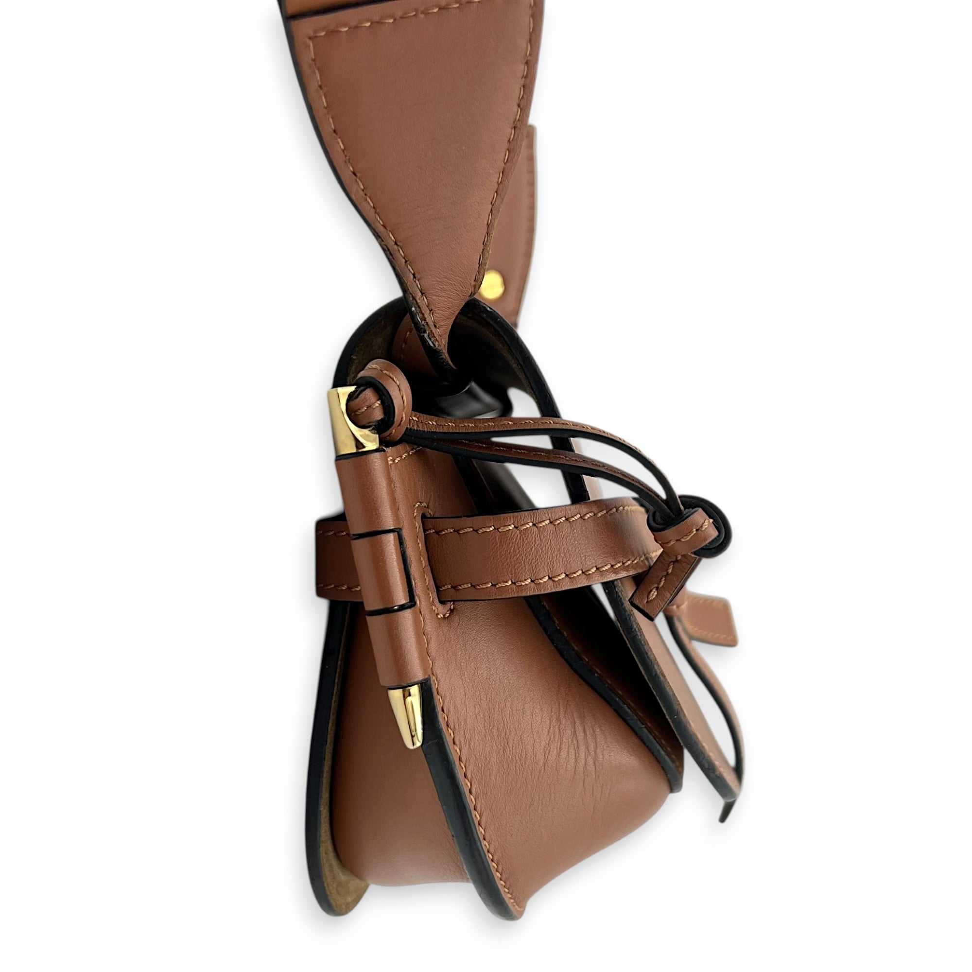 Gate Shoulder Bag Brown in Calfskin, Gold hardware
