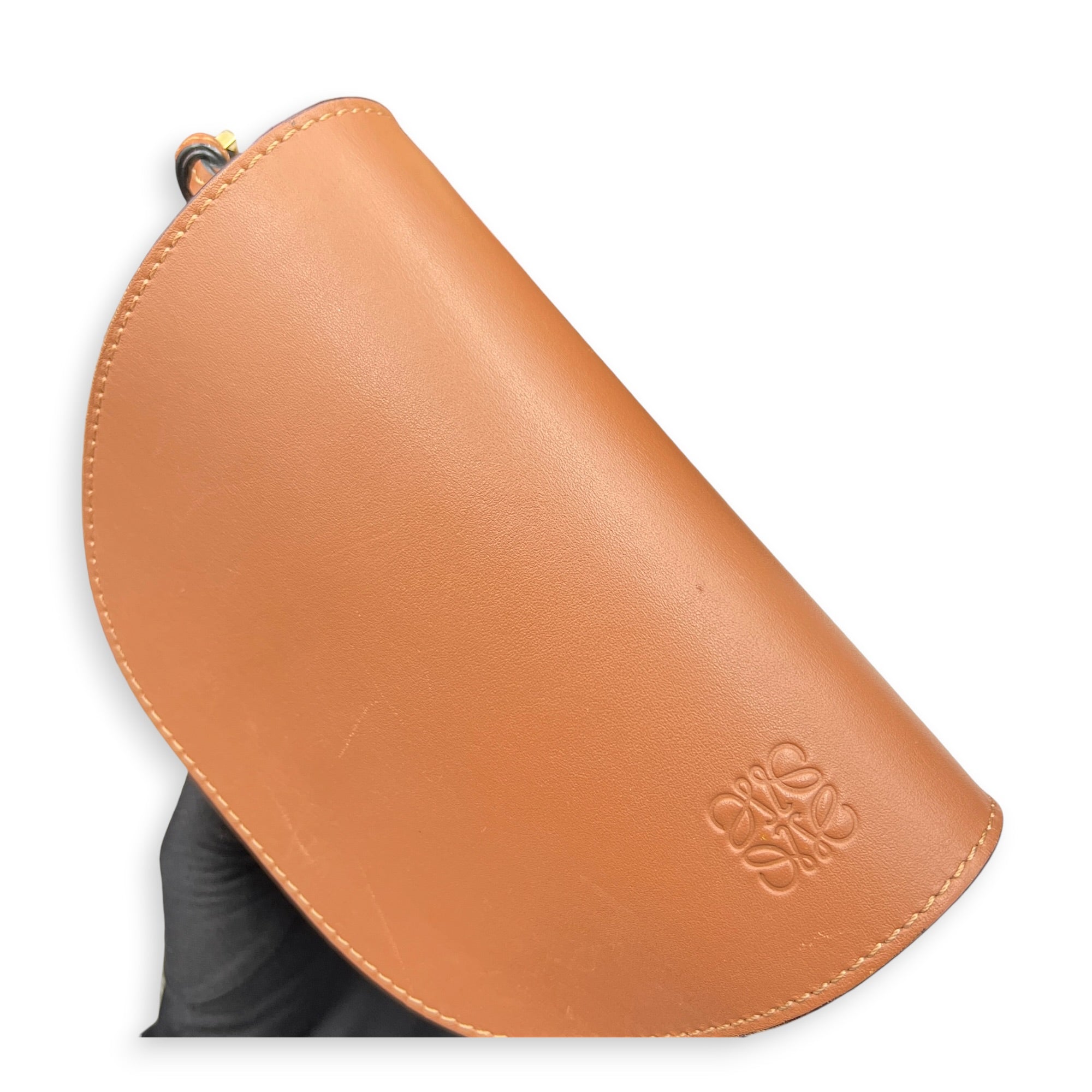 Gate Shoulder Bag Brown in Calfskin, Gold hardware