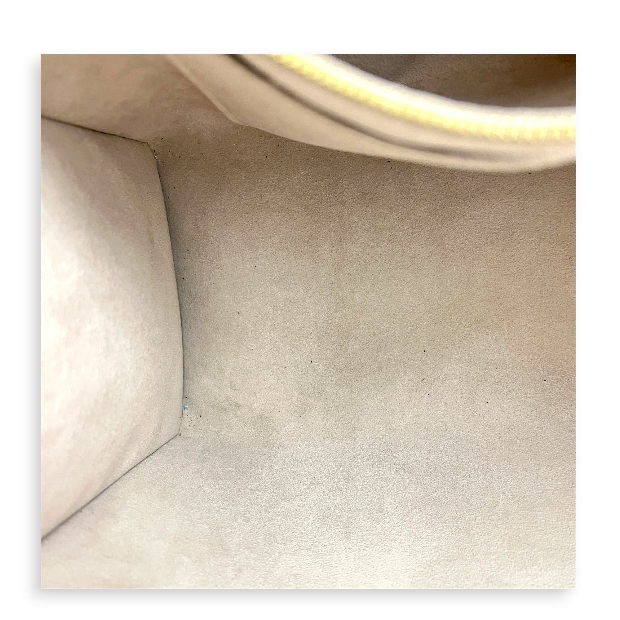 OnTheGo Tote Bag MM Beige in Empreinte Leather, Gold hardware