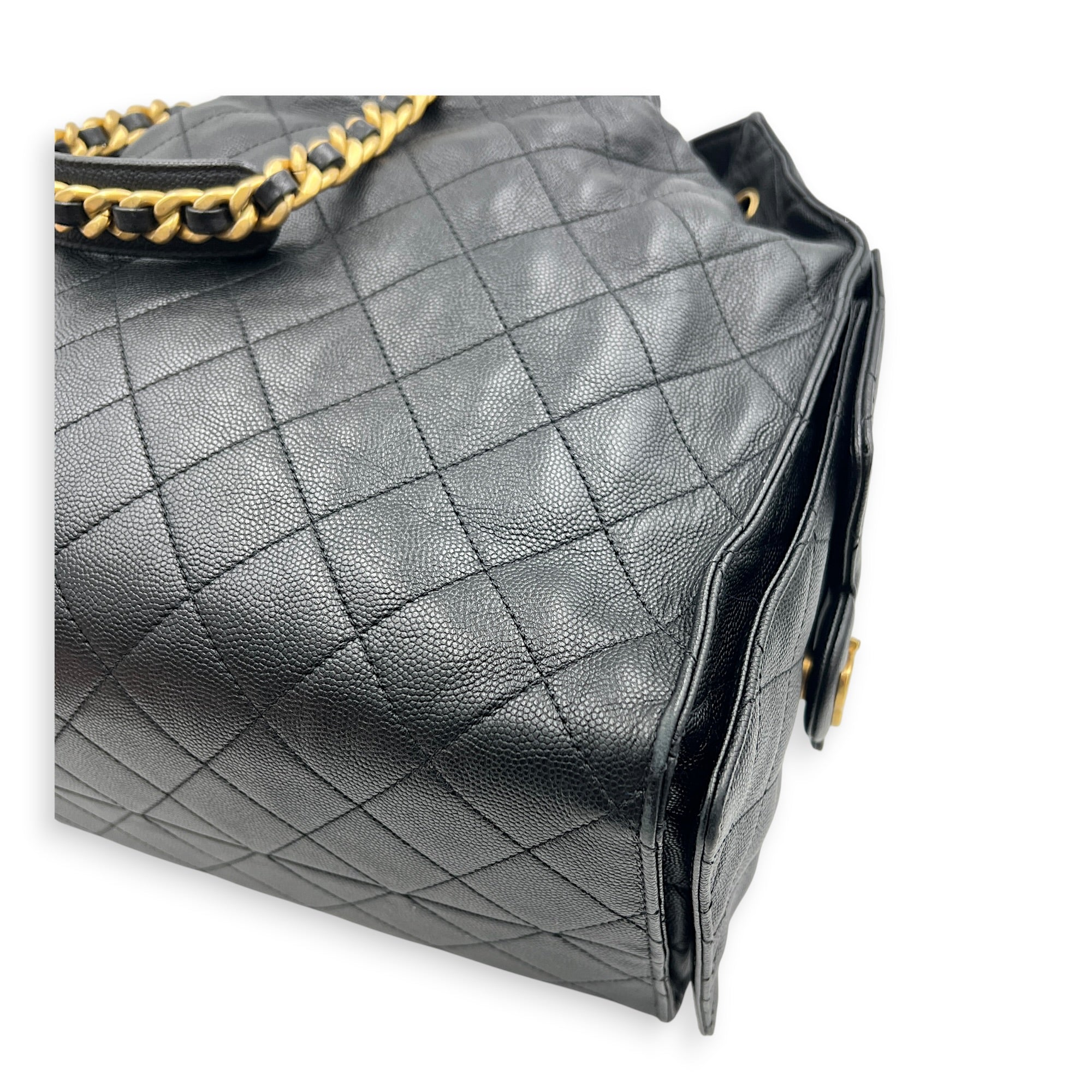 C25 Medium Black Shoulder Bag in Caviar Leather, Gold hardware