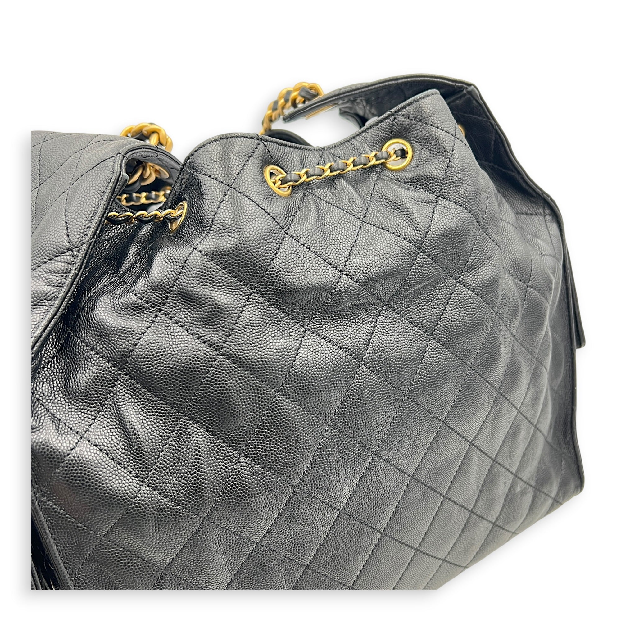 C25 Medium Black Shoulder Bag in Caviar Leather, Gold hardware