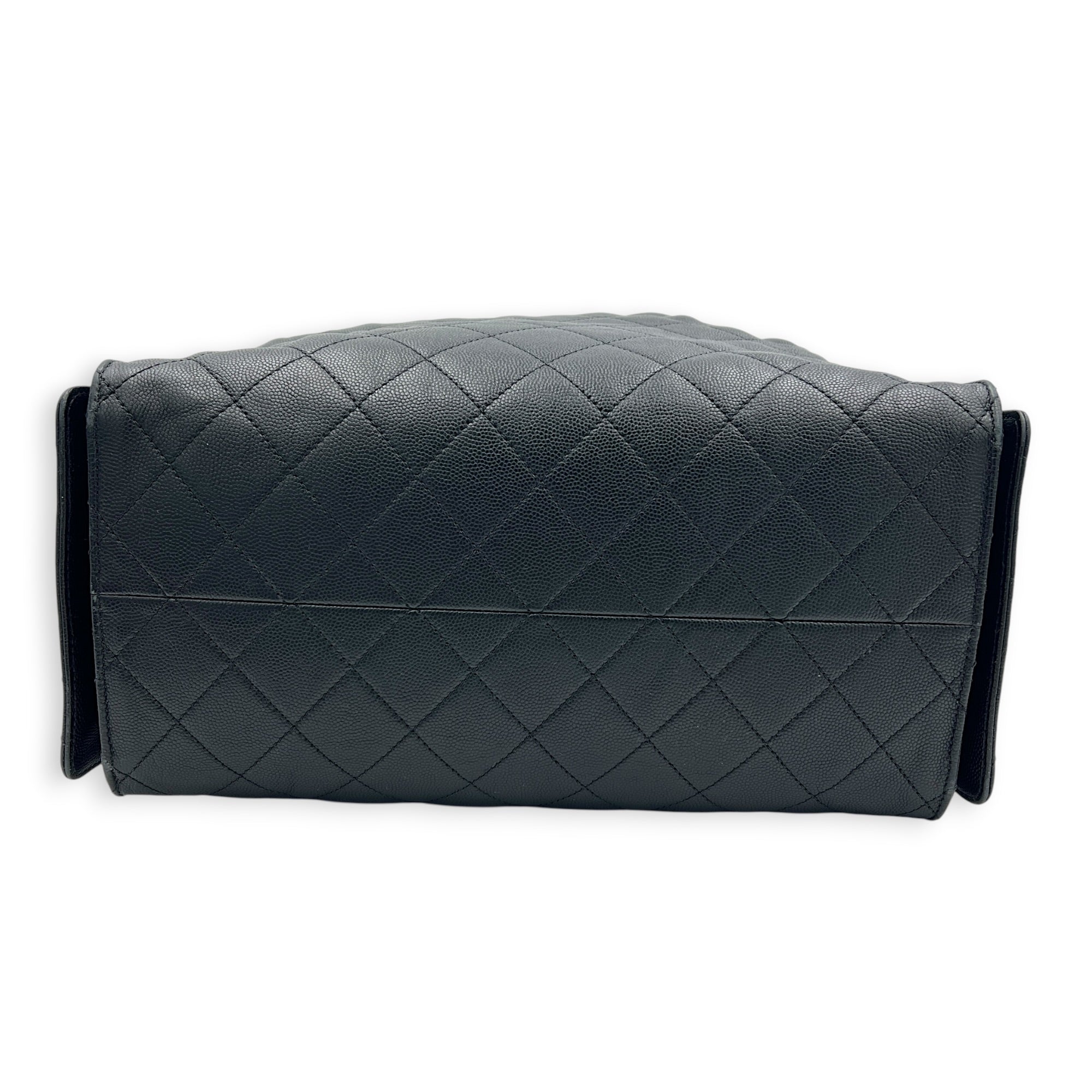 C25 Medium Black Shoulder Bag in Caviar Leather, Gold hardware