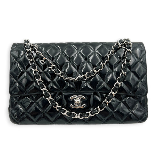 Classic Medium Black Shoulder Bag in Patent Leather, Silver hardware
