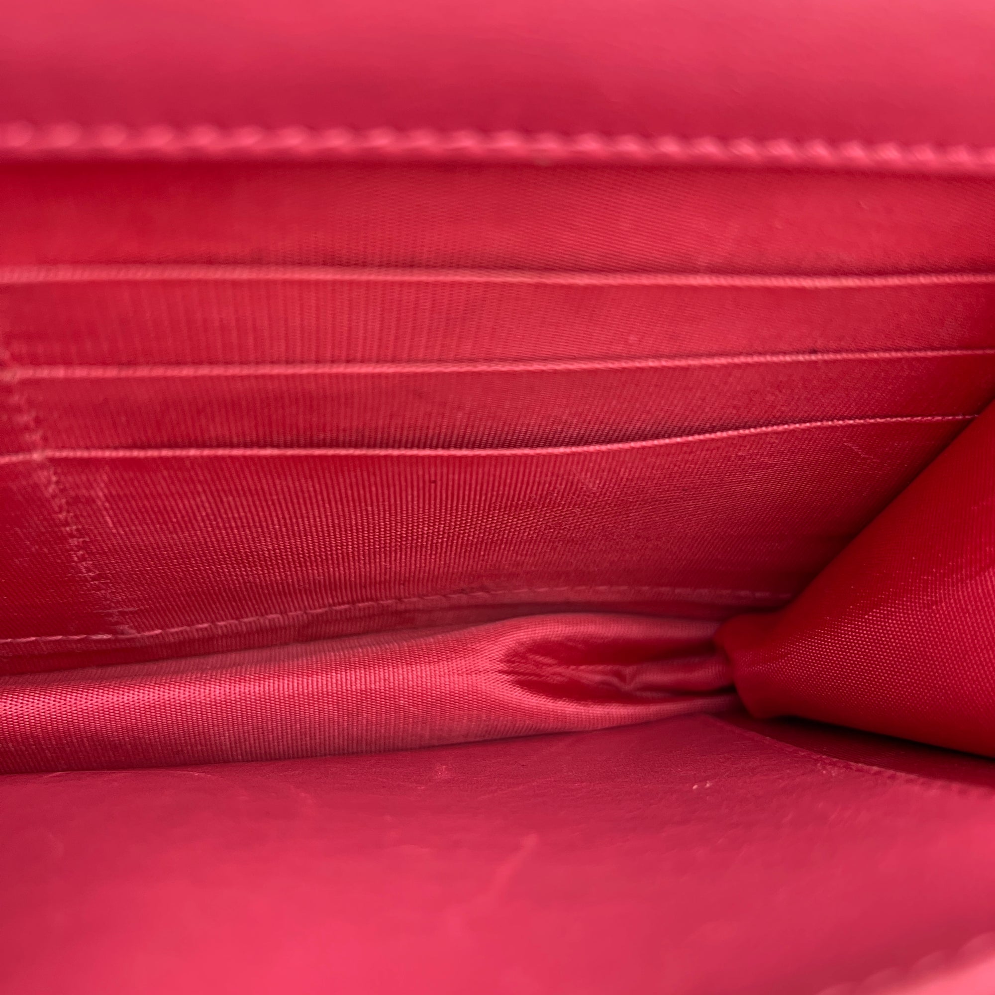 CC Wallet On Chain Pink in Lambskin, Silver hardware