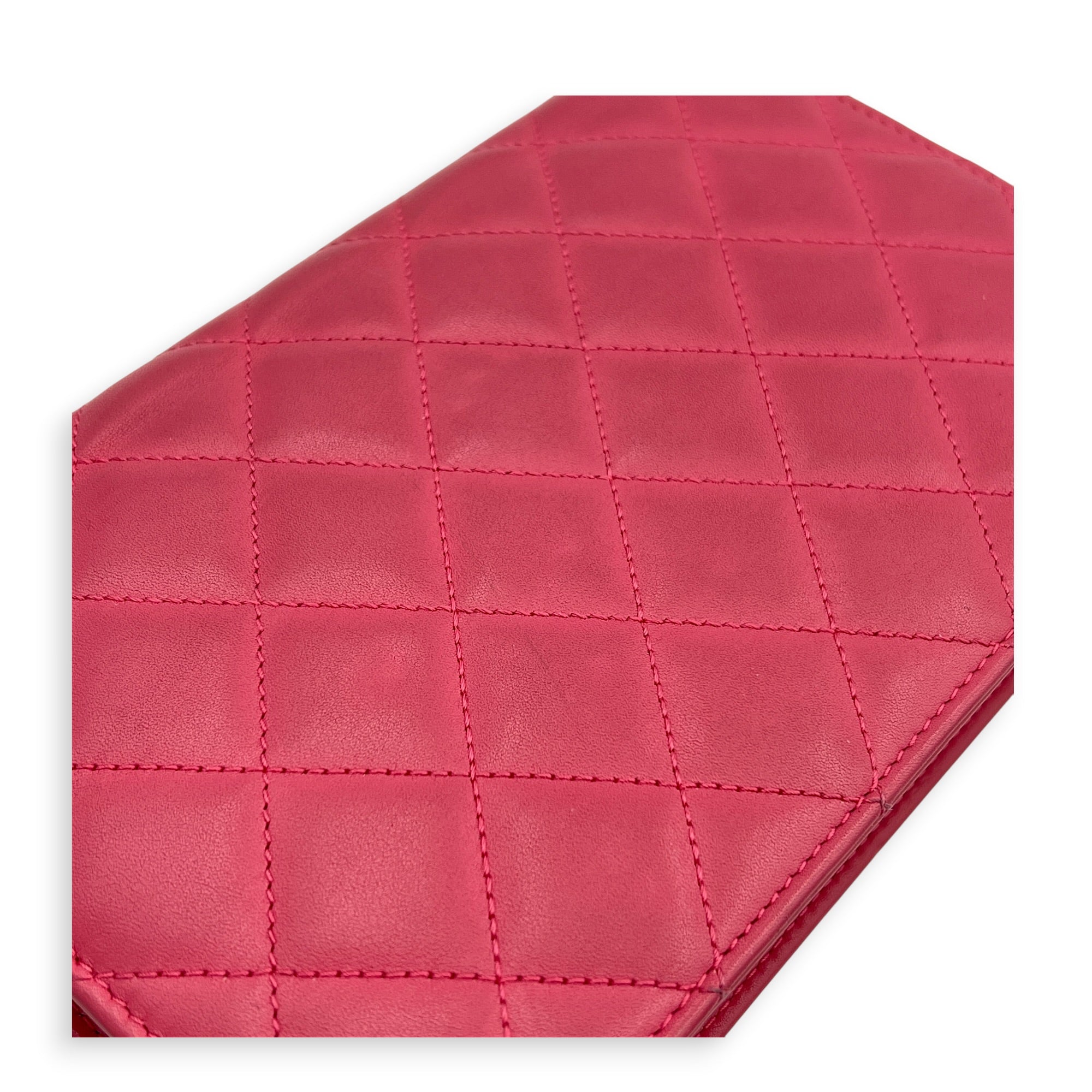 CC Wallet On Chain Pink in Lambskin, Silver hardware