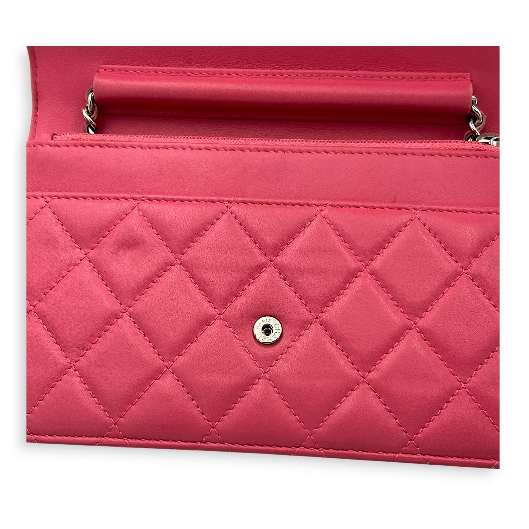 CC Wallet On Chain Pink in Lambskin, Silver hardware