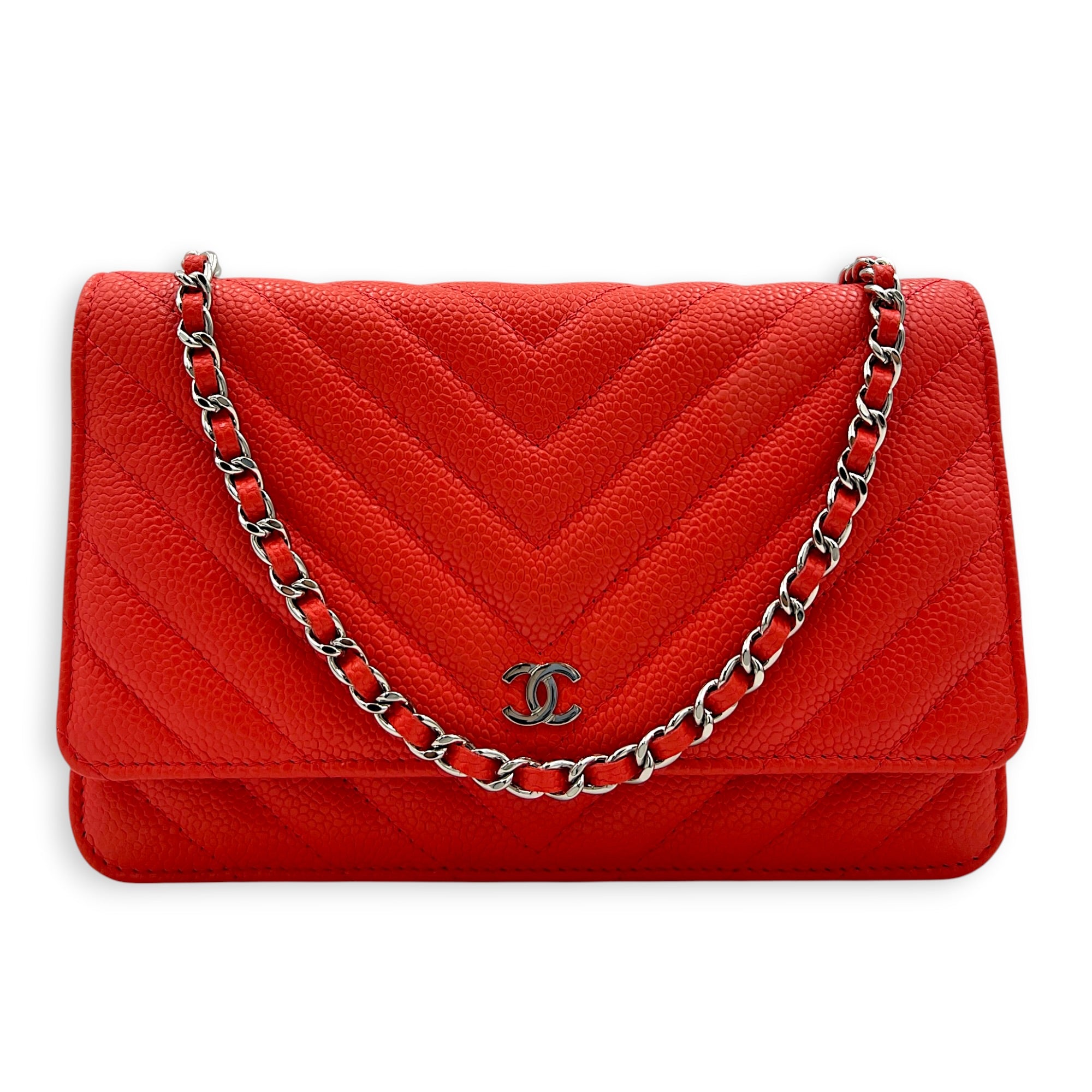 Chevron Wallet On Chain Pink in Caviar Leather, Silver hardware