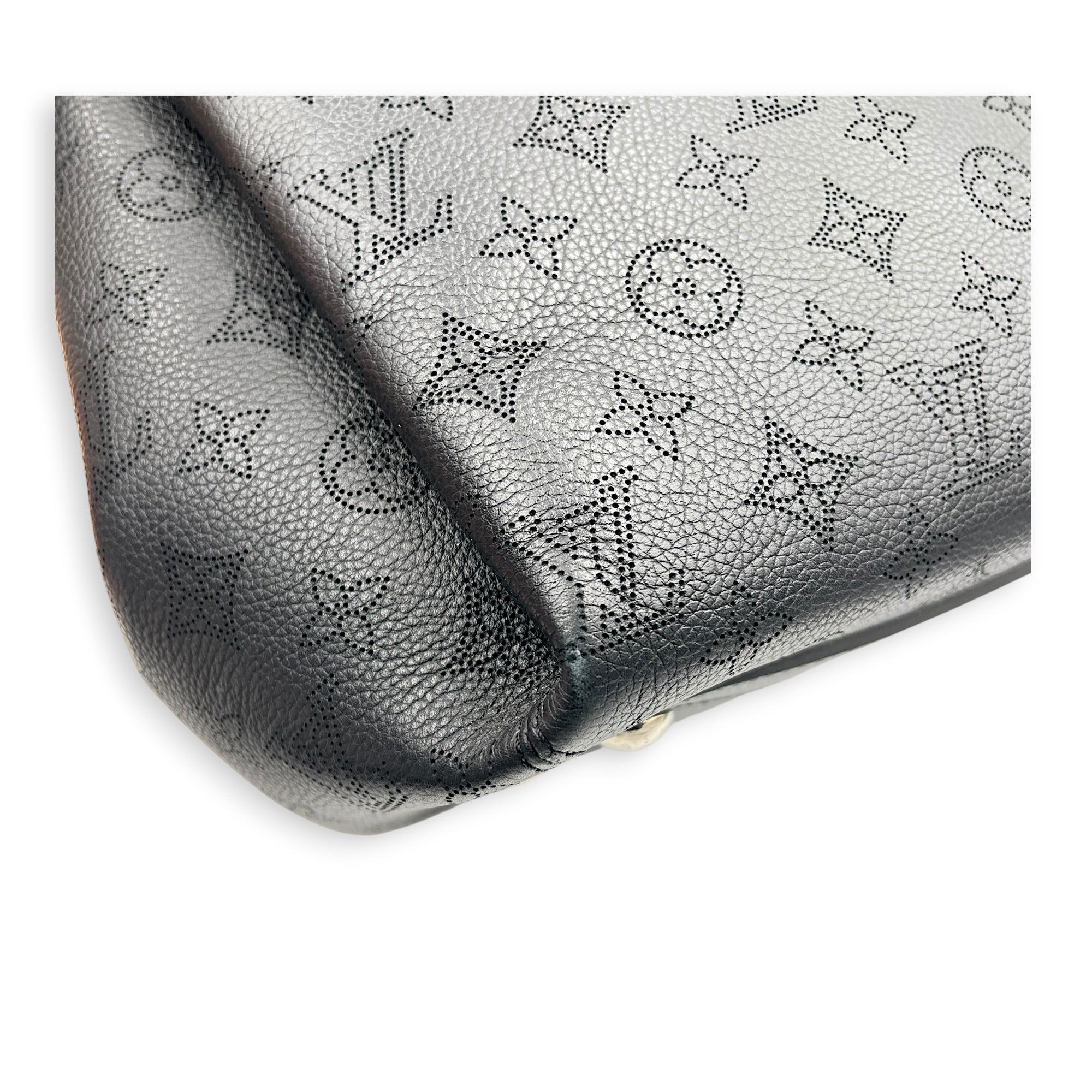 Babylone Shoulder Bag Black in Mahina Leather, Silver hardware