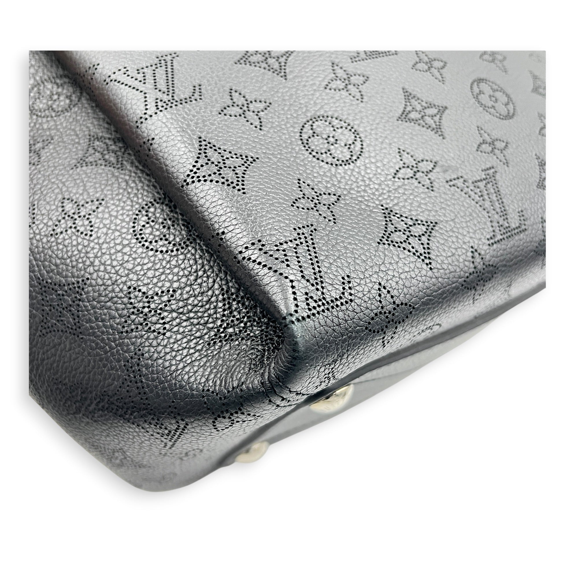 Babylone Shoulder Bag Black in Mahina Leather, Silver hardware