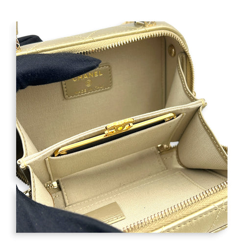 CC Vanity Top Handle Gold in Lambskin, Gold hardware