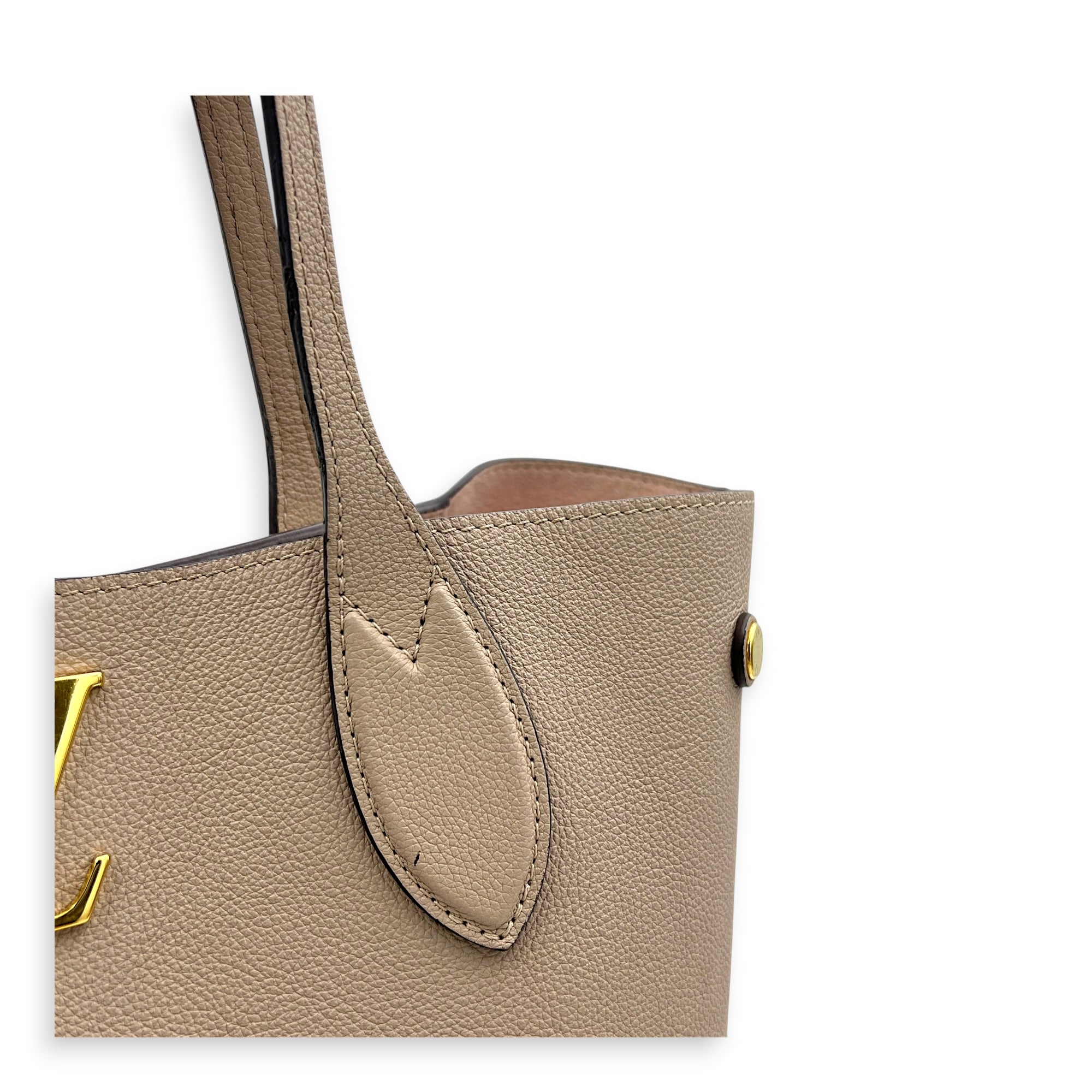 Lock Me Tote Bag Beige in Calfskin, Gold hardware