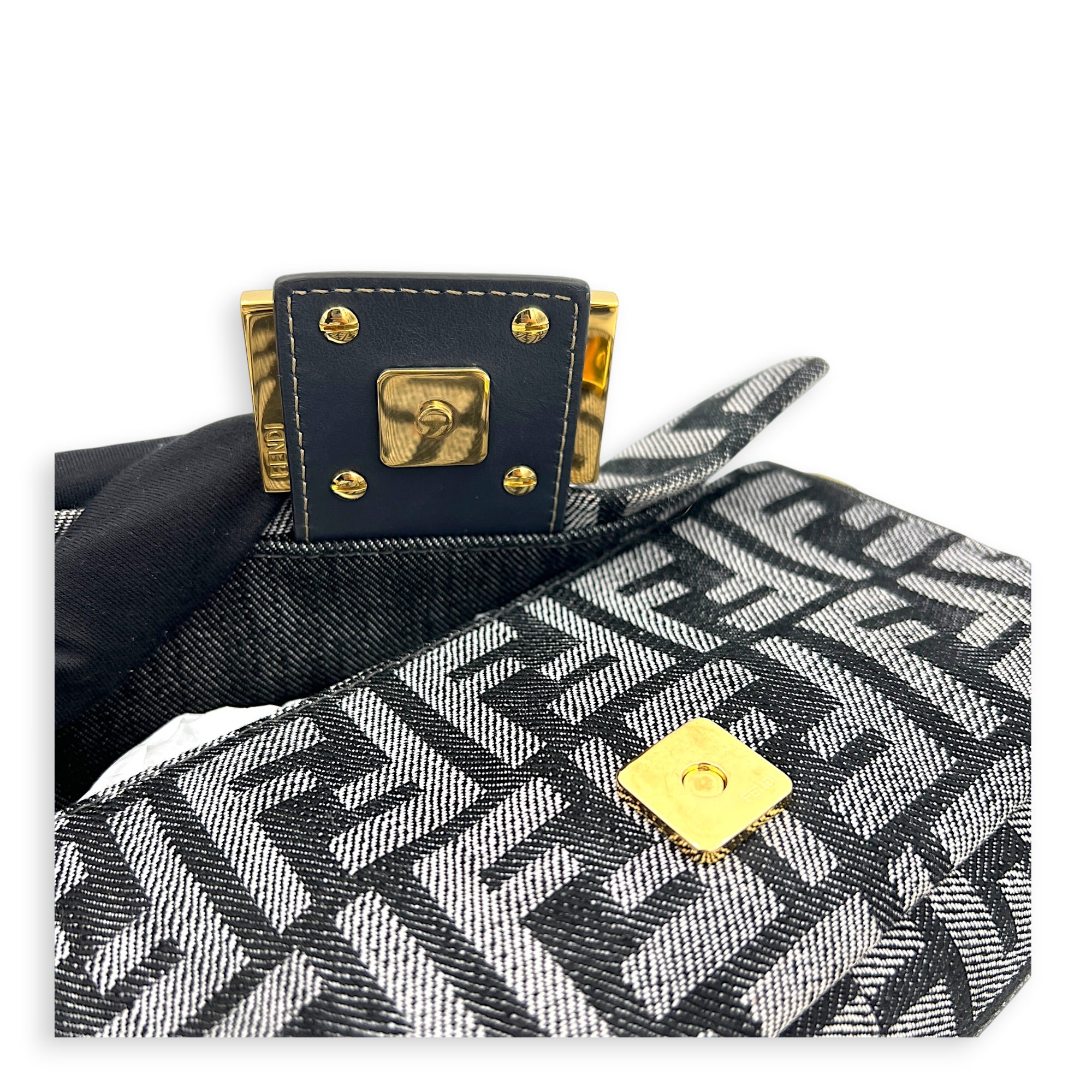 Zucca Baguette Grey Shoulder Bag in Denim, Gold hardware