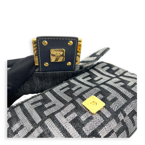 Zucca Baguette Grey Shoulder Bag in Denim, Gold hardware